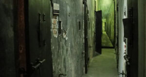 Jail m